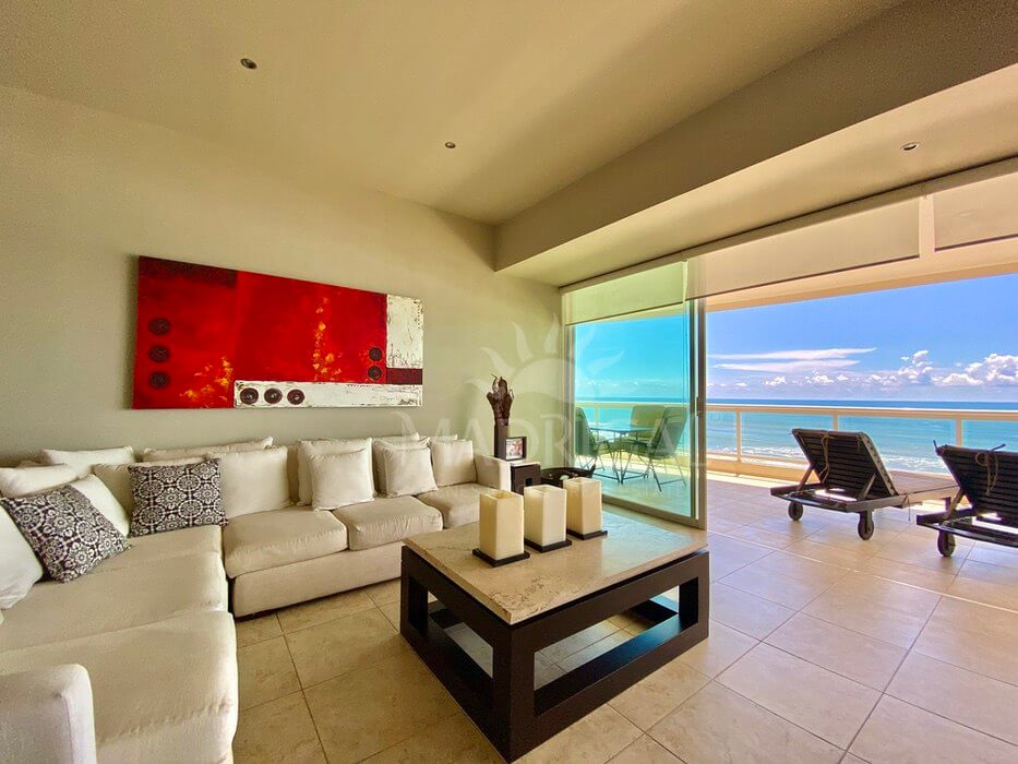 Galapagos | Beachfront apartment for sale