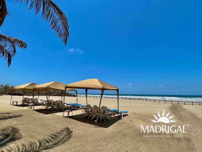 Galapagos | Beachfront apartment for sale