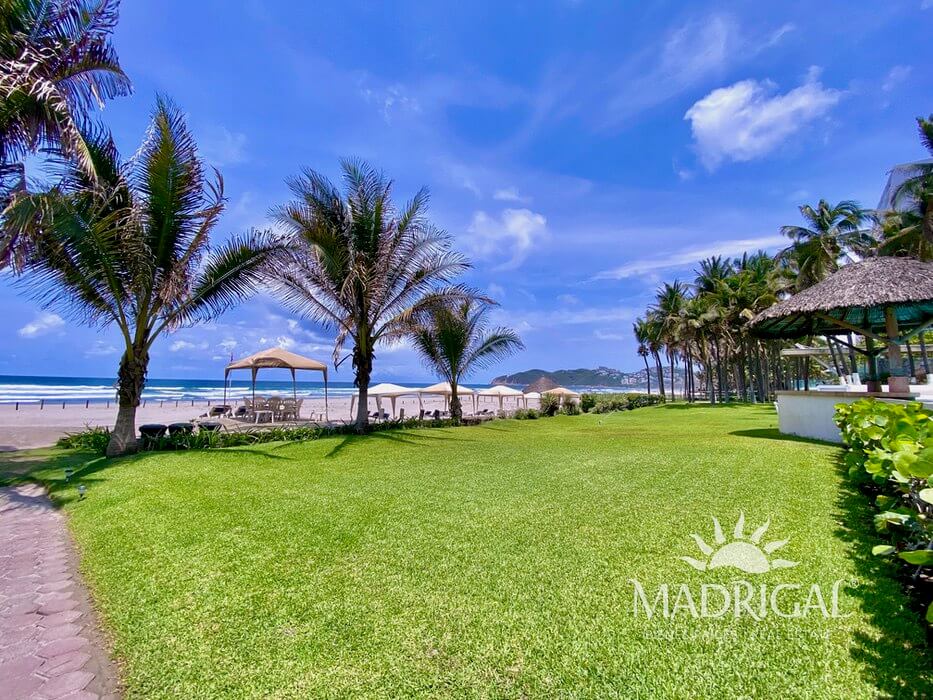 Galapagos | Beachfront apartment for sale