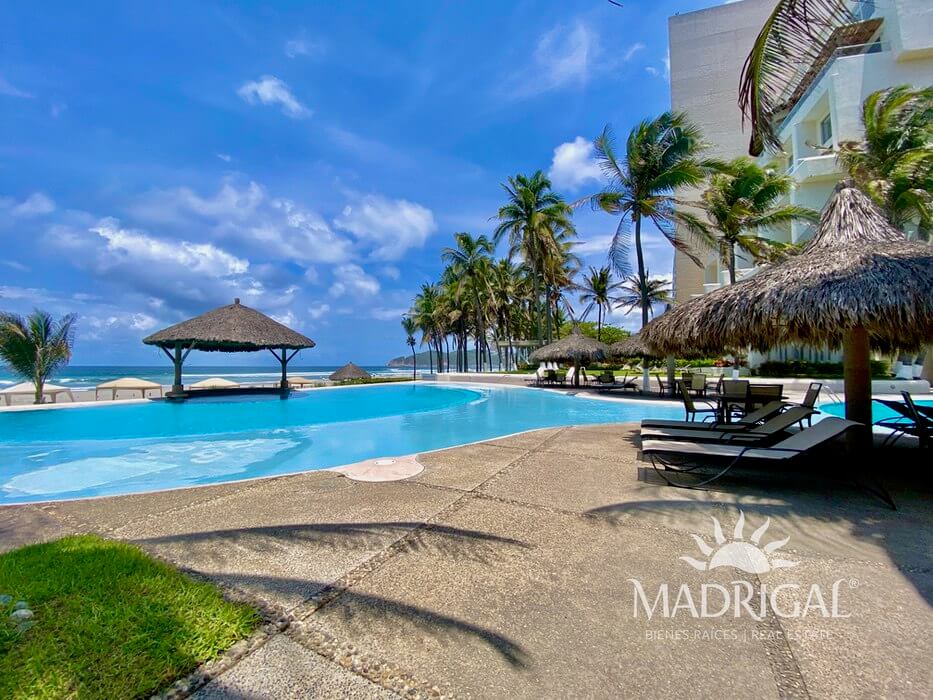 Galapagos | Beachfront apartment for sale