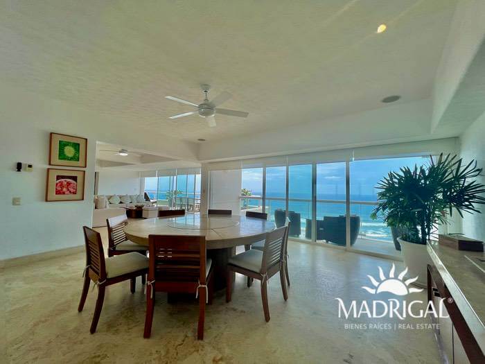 Playamar Residencial | Five-bedroom beachfront penthouse