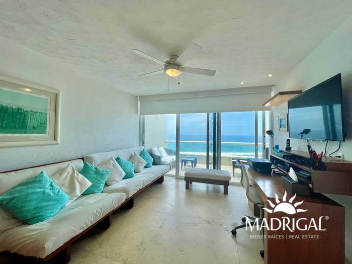 Playamar Residencial | Five-bedroom beachfront penthouse