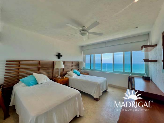 Playamar Residencial | Five-bedroom beachfront penthouse