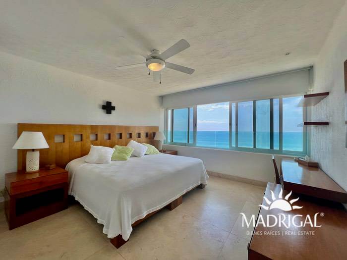 Playamar Residencial | Five-bedroom beachfront penthouse