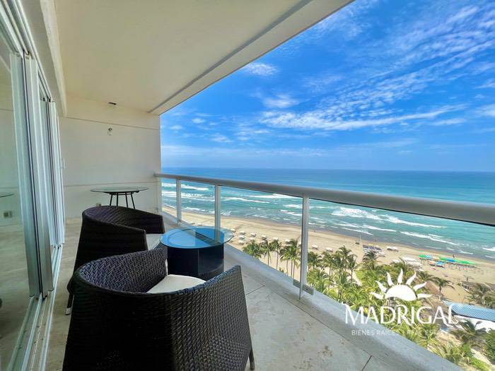 Playamar Residencial |Penthouse de cinco recámaras frente a playa