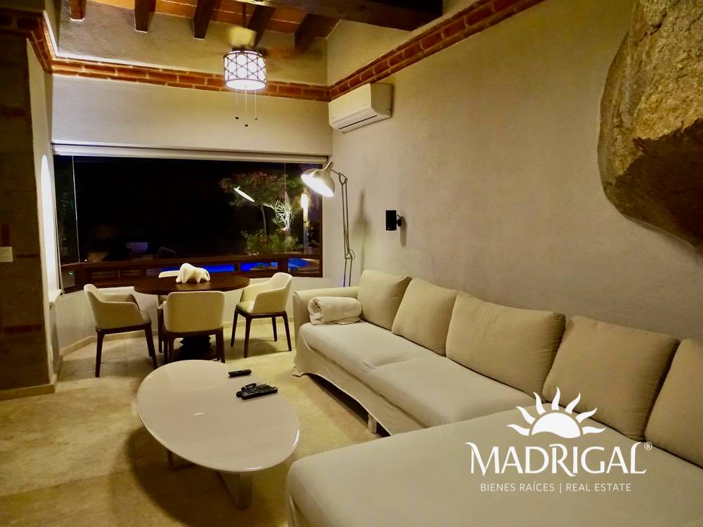 House for sale in Marina Brisas in Acapulco