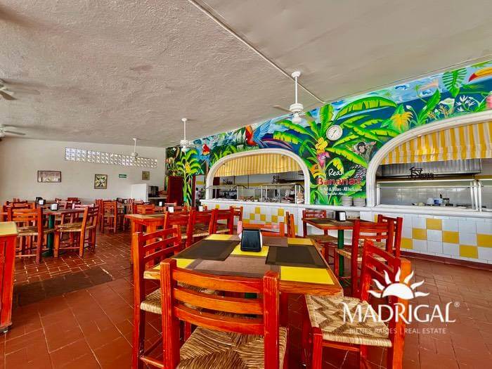 Hotel for sale in the Club Deportivo area in Acapulco