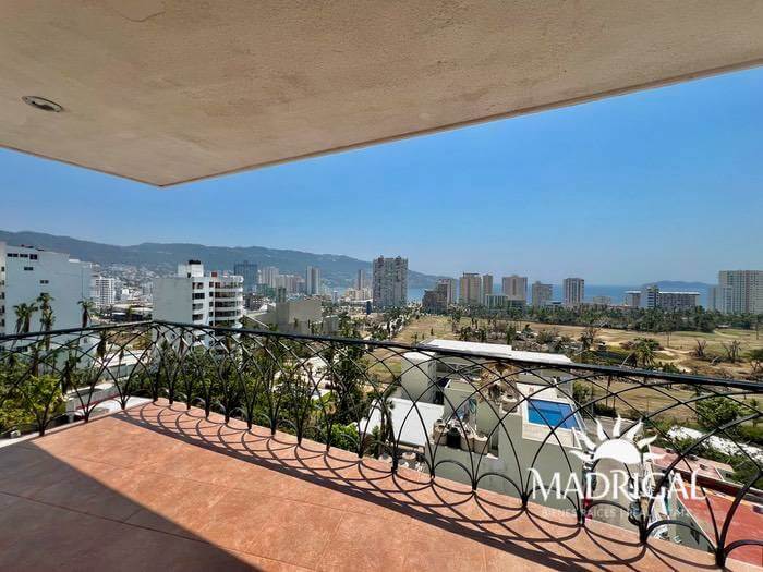 Hotel for sale in the Club Deportivo area in Acapulco