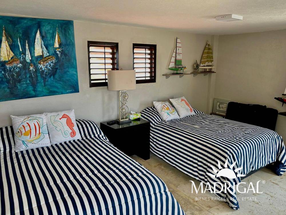 House for sale in Marina Brisas in Acapulco