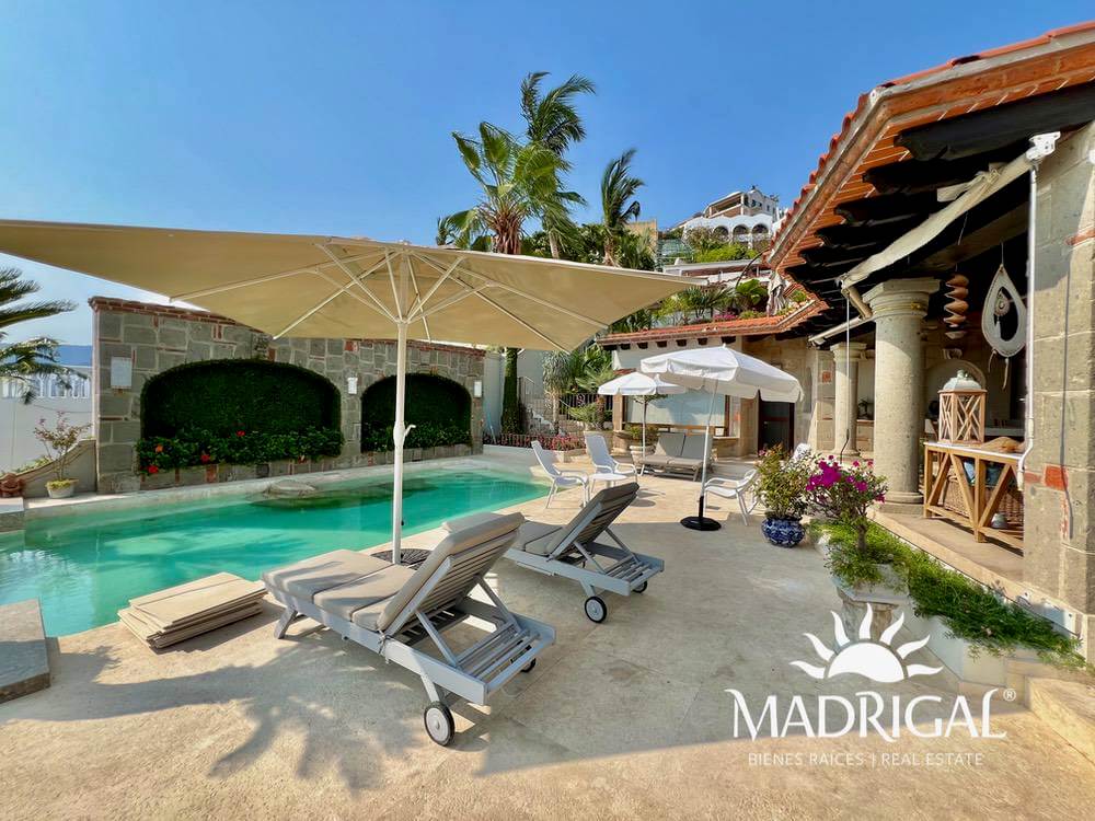 House for sale in Marina Brisas in Acapulco