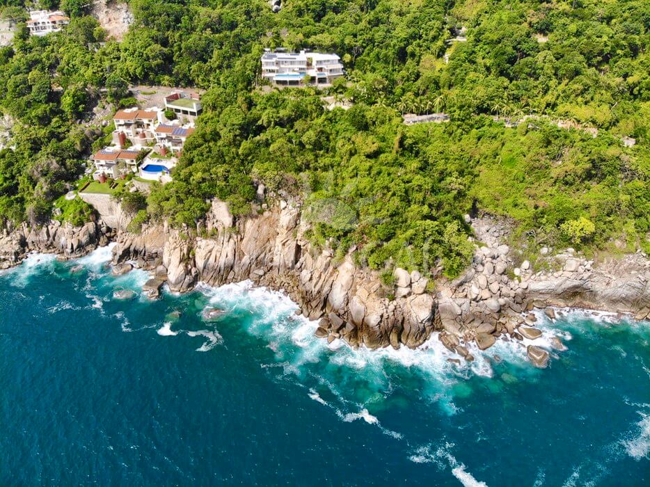 Lote en venta en Brisas Marques en Acapulco, frente al mar de 1540.46 m2