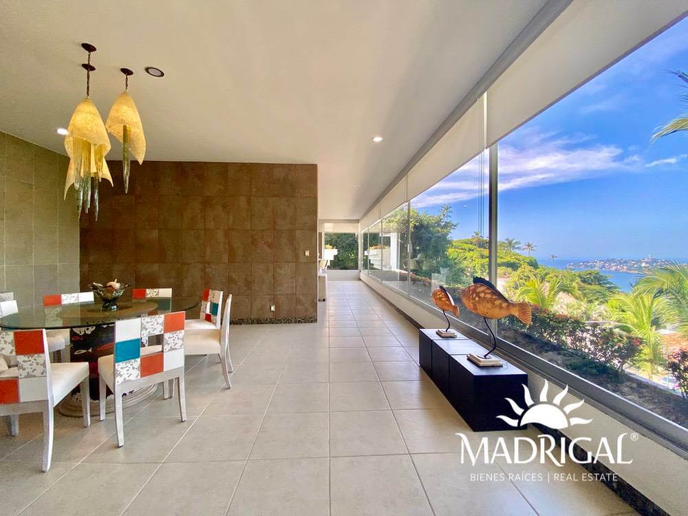 Villa en venta en las Brisas la Concha con exclusivo diseño y vista  a la bahía de Acapulco