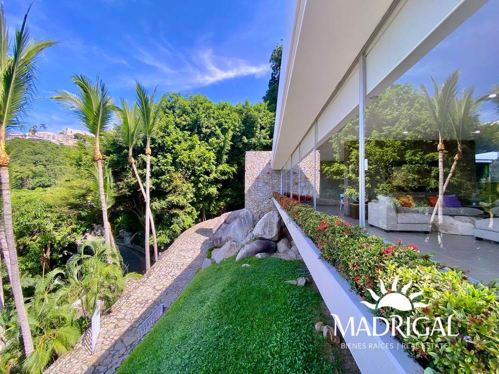 Villa en venta en las Brisas la Concha con exclusivo diseño y vista  a la bahía de Acapulco