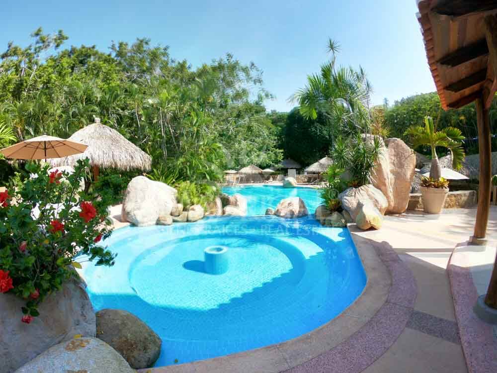 Villa for sale in Las Brisas la Concha with exclusive design and views of the bay of Acapulco