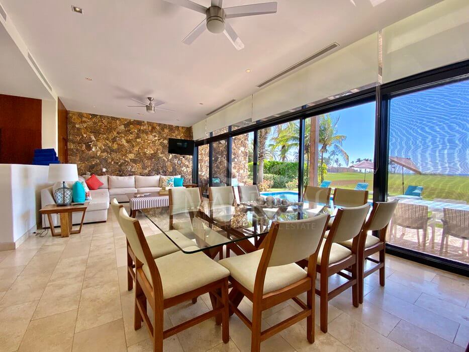 Residences – Villa for sale in front of the Golf course in Tres Vidas