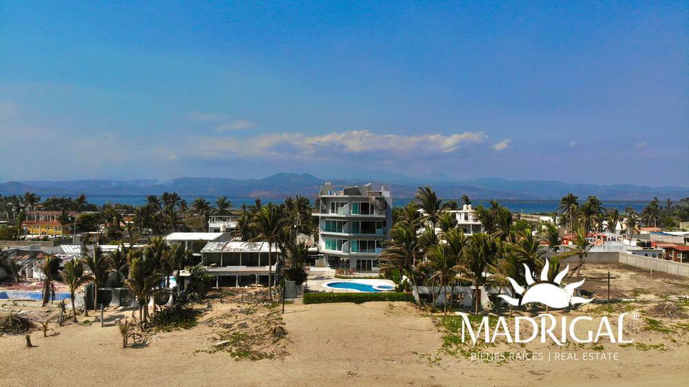 Apartment for sale in front of the beach in Pie de la Cuesta in Acapulco