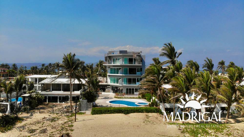 Apartment for sale in front of the beach in Pie de la Cuesta in Acapulco