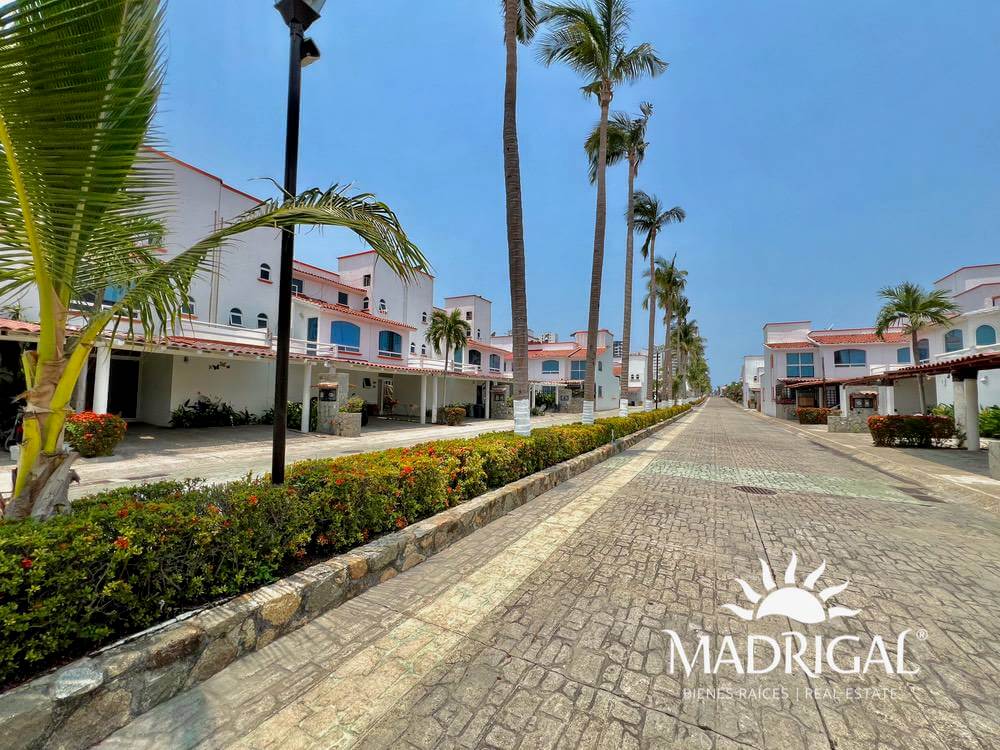 Villas Playa Diamante |Villa en venta en condominio horizontal