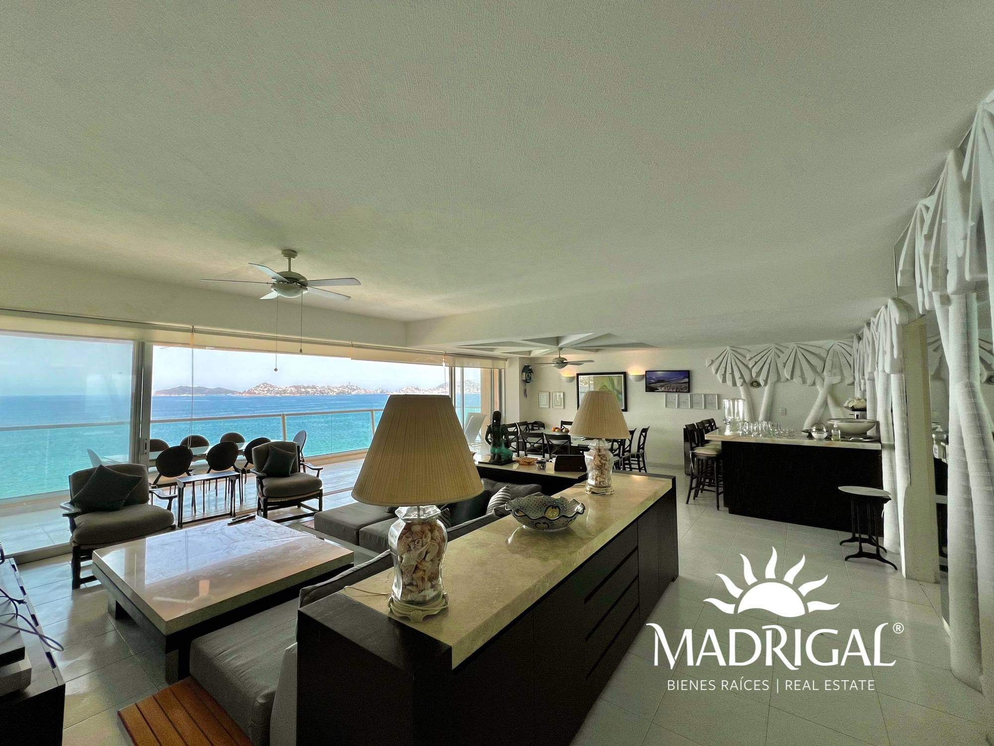 Real del Mar | Apartment for sale in Acapulco Bay in front of the beach