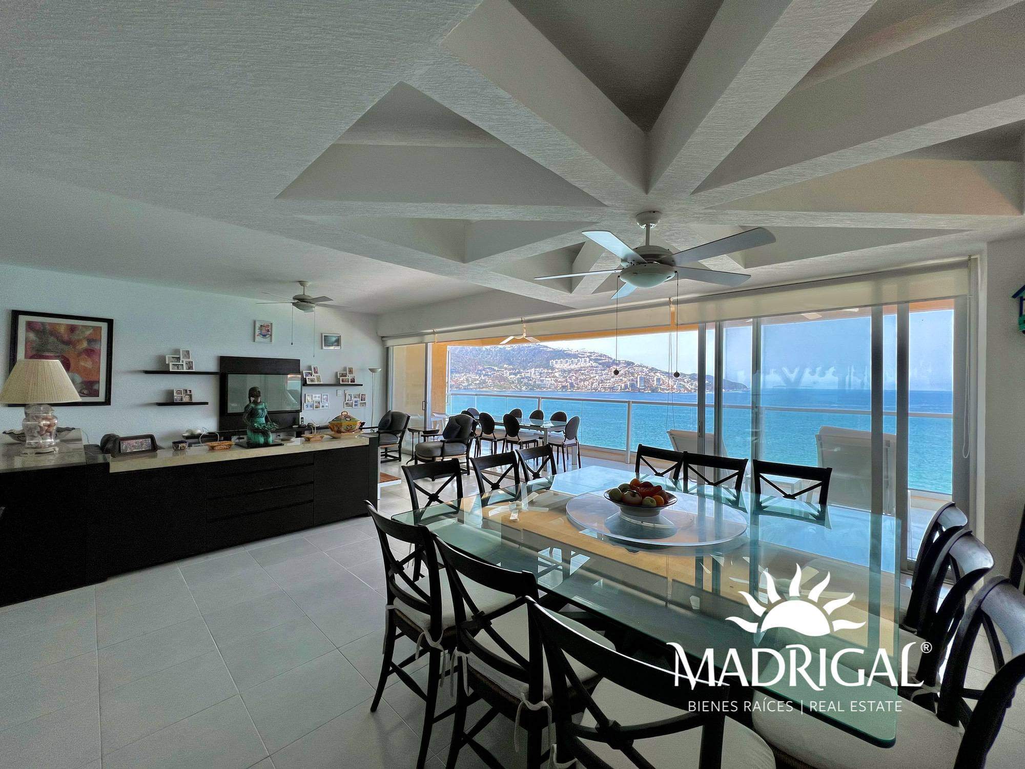 Real del Mar | Departamento en venta en la bahía de Acapulco frente a la playa