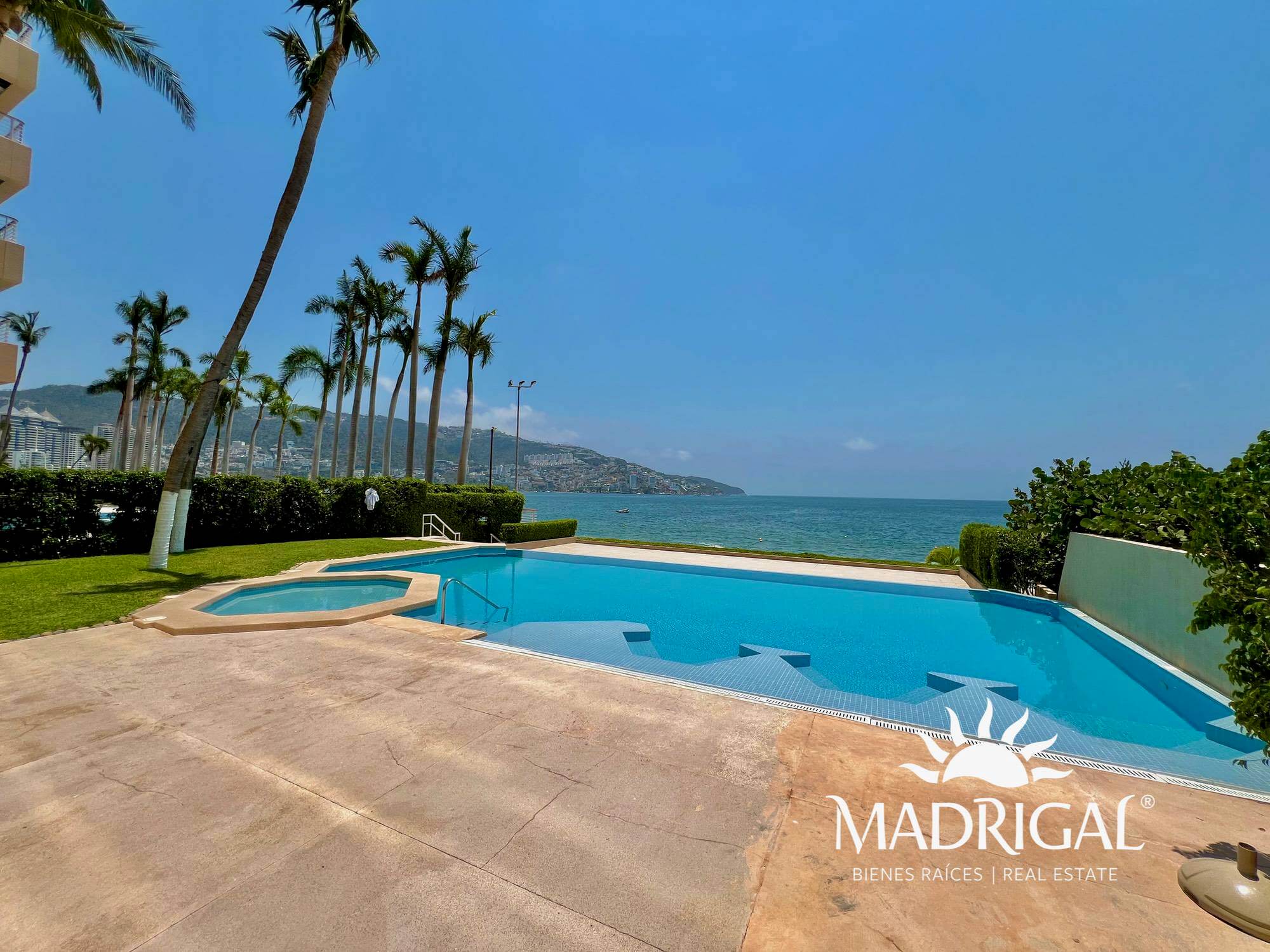 Real del Mar | Departamento en venta en la bahía de Acapulco frente a la playa