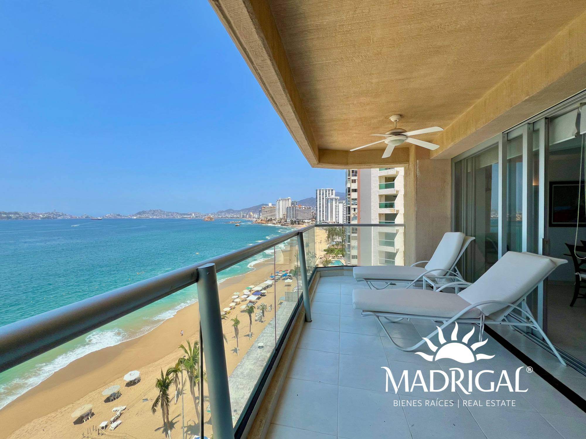 Real del Mar | Departamento en venta en la bahía de Acapulco frente a la playa