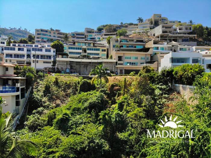 Condominium land for sale of 2695 m2 in Brisas Guitarrón