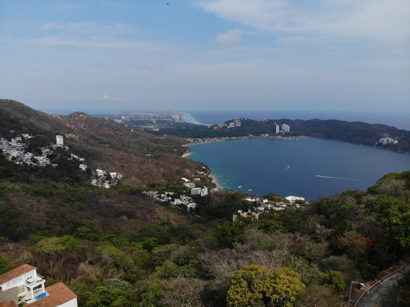 Land for sale of 1,377 m2 on Escénica with views of Playa Diamante, with structure for 22 apartments in Brisas Marques