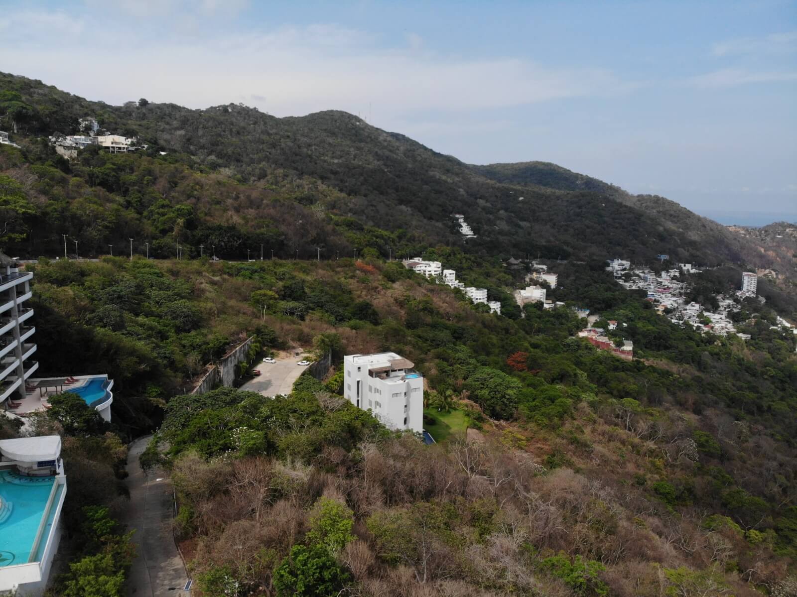 Terreno en Venta de 1864 M2 en Brisas marques  sobre la Escénica con Vista a Playa Diamante,