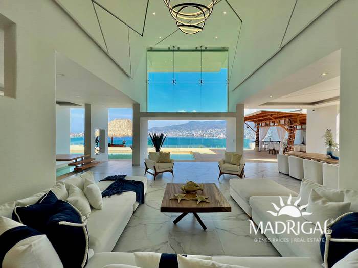 Casa en venta con la mejor vista a la bahía de Acapulco en el Fraccionamiento Marina Brisas