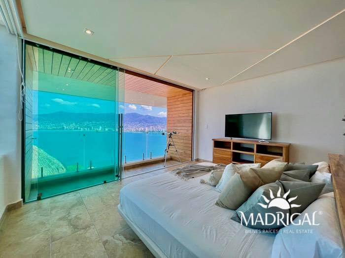 Casa en venta con la mejor vista a la bahía de Acapulco en el Fraccionamiento Marina Brisas