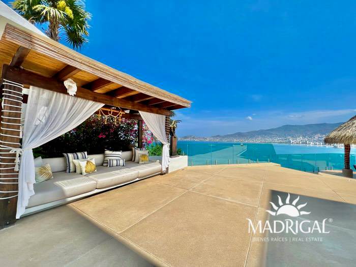 Casa en venta con la mejor vista a la bahía de Acapulco en el Fraccionamiento Marina Brisas