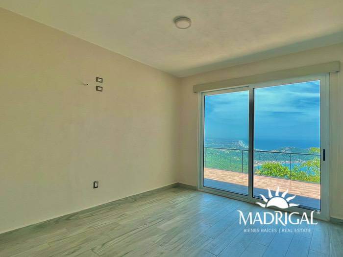 Penthouse for sale in the Acapulco Condominium in la Cima