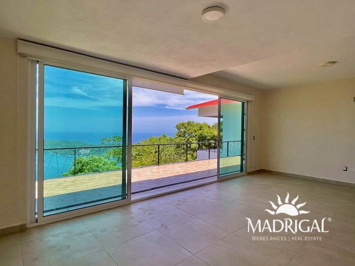 Penthouse for sale in the Acapulco Condominium in la Cima