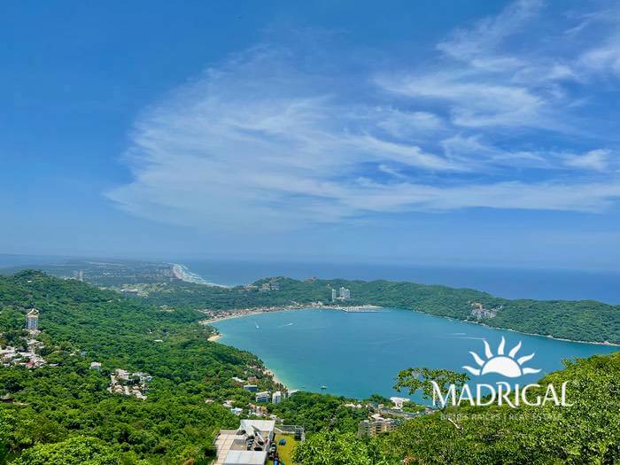 Penthouse for sale in the Acapulco Condominium in la Cima