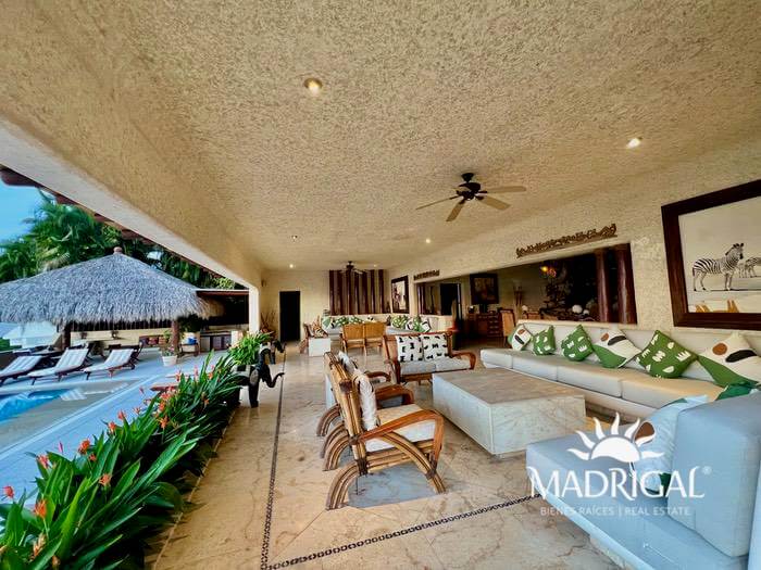 House for sale in Las Brisas la Cruz in Acapulco