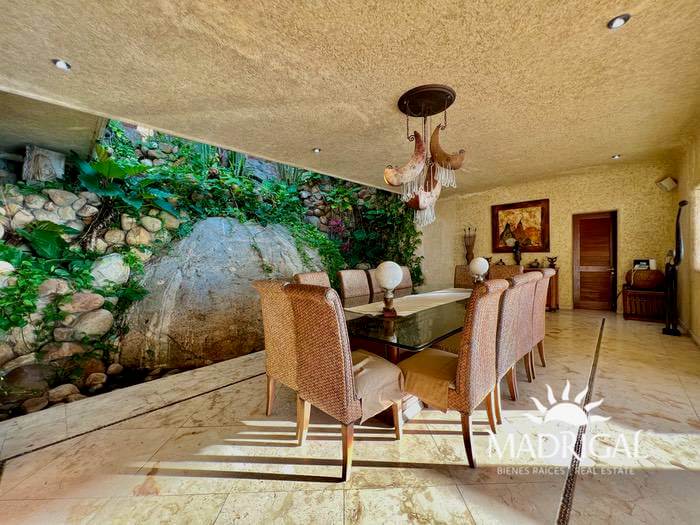 House for sale in Las Brisas la Cruz in Acapulco