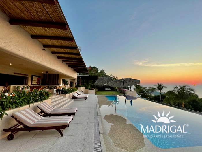 House for sale in Las Brisas la Cruz in Acapulco