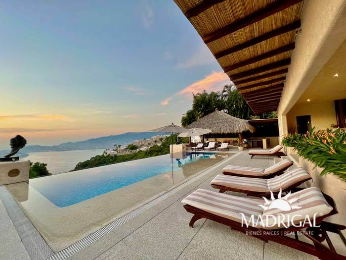 House for sale in Las Brisas la Cruz in Acapulco