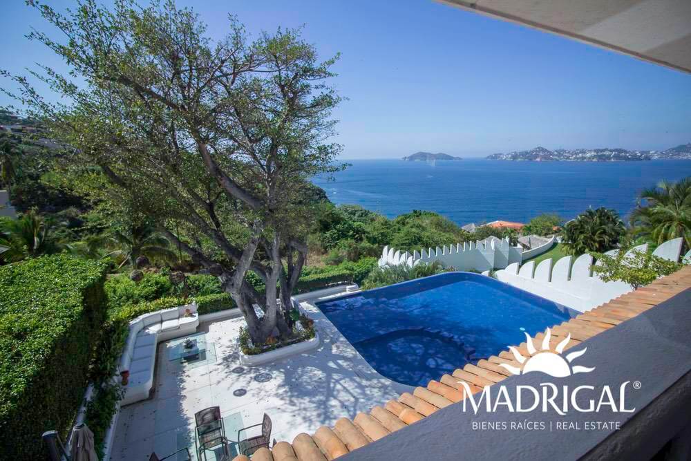 Casa en renta en Brisas Guitarrón con vista a la bahía en Acapulco