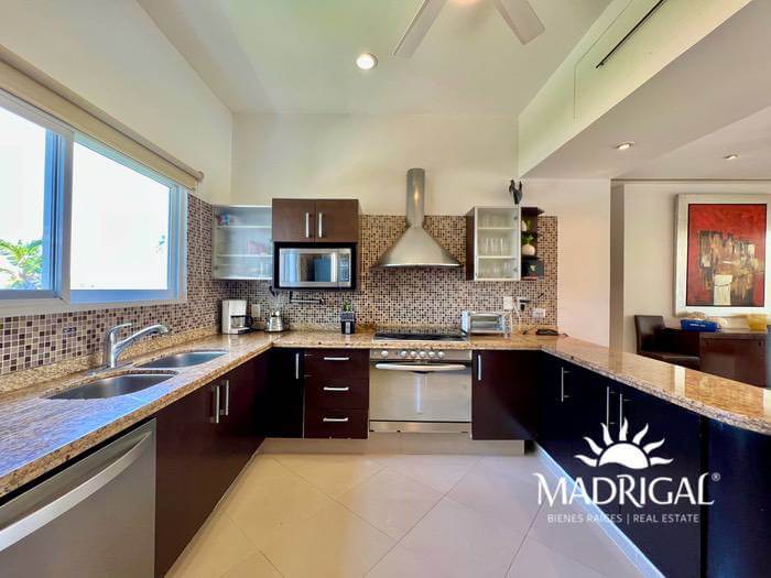 Pacific Diamond | Second floor apartment with four bedrooms, with Beach Club