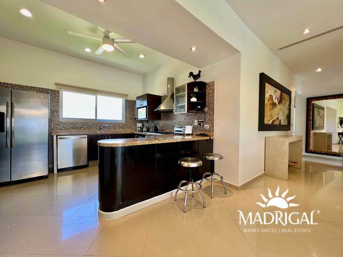 Pacific Diamond | Second floor apartment with four bedrooms, with Beach Club