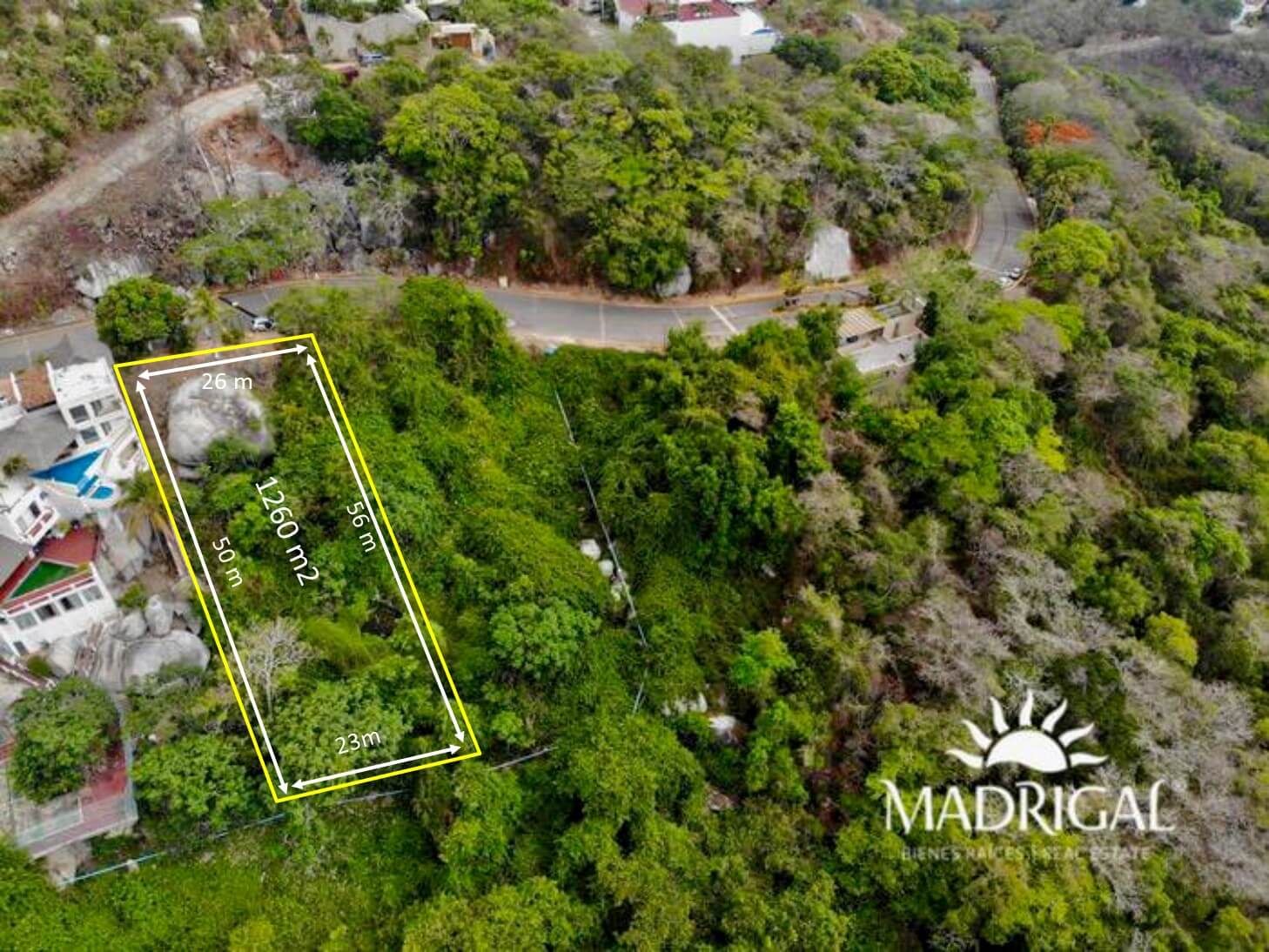 Land for sale of 1260 m2 in the Fracc Brisas Marques a few steps from the Escénica