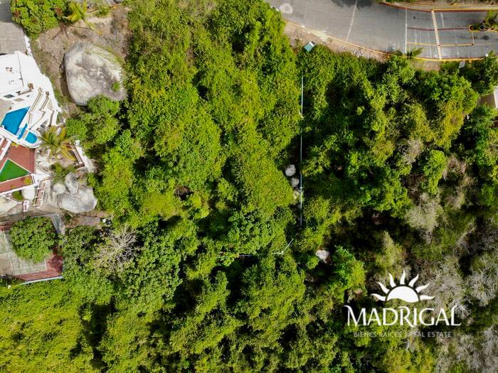 Land for sale of 1260 m2 in the Fracc Brisas Marques a few steps from the Escénica