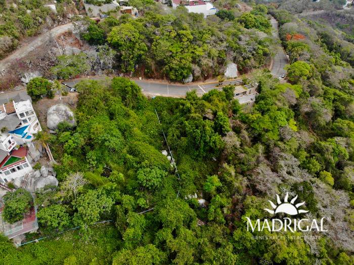 Land for sale of 1260 m2 in the Fracc Brisas Marques a few steps from the Escénica