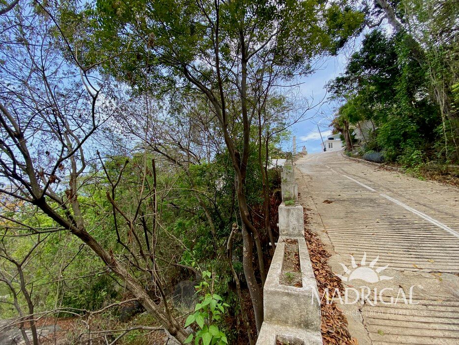 Lot for sale 1209.64 m2 at La Cima del Marqués, Acapulco