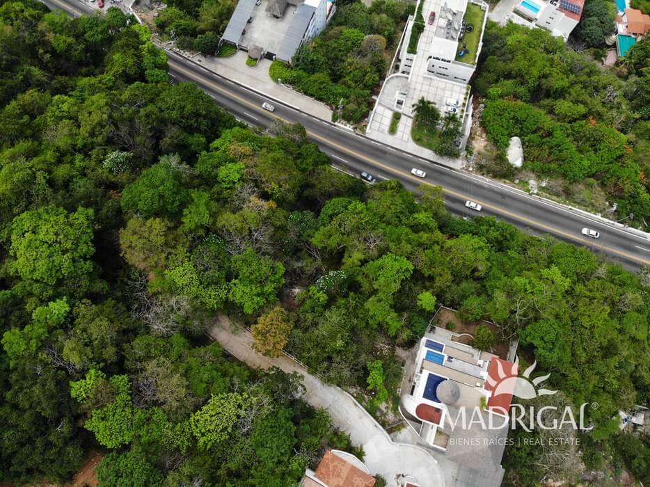 Lote en venta de 1,209.64 m2 en la Cima del Marques Acapulco