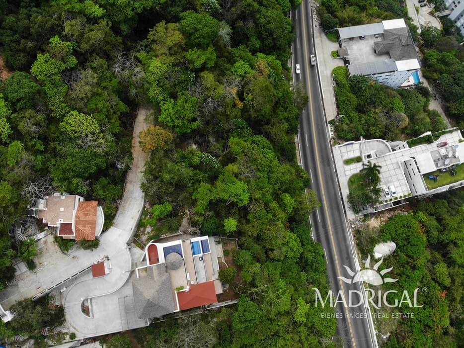 Lote en venta de 1,209.64 m2 en la Cima del Marques Acapulco