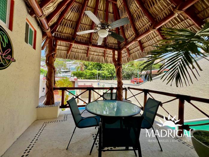 House for sale in Costa Azul, with five bedrooms and a pool