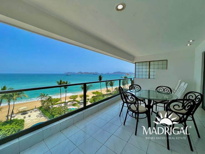 Antibes | Apartment for sale in Acapulco Bay with three bedrooms